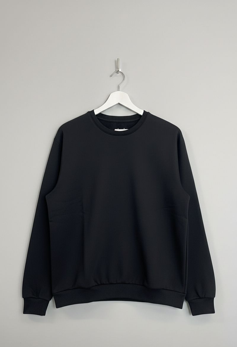 NAKIŞSIZ SİYAH SWEATSHIRT